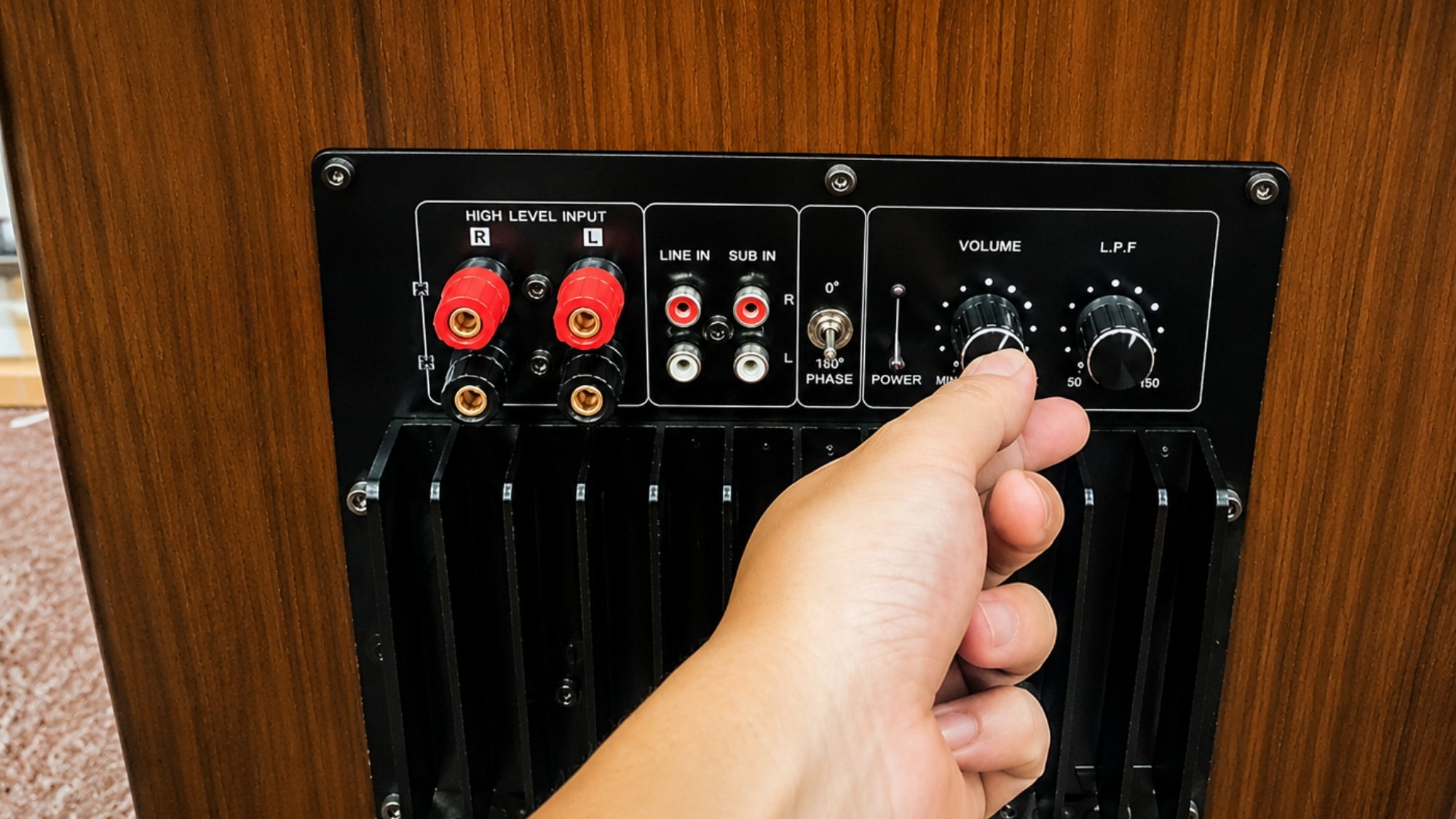 Muốn loa sub nghe hay người dùng cần có kỹ năng căn chỉnh chuẩn xác