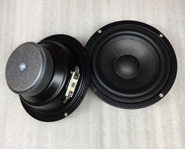 Sự khác biệt giữa loa MidLow, loa Midrange và loa Subwoofer