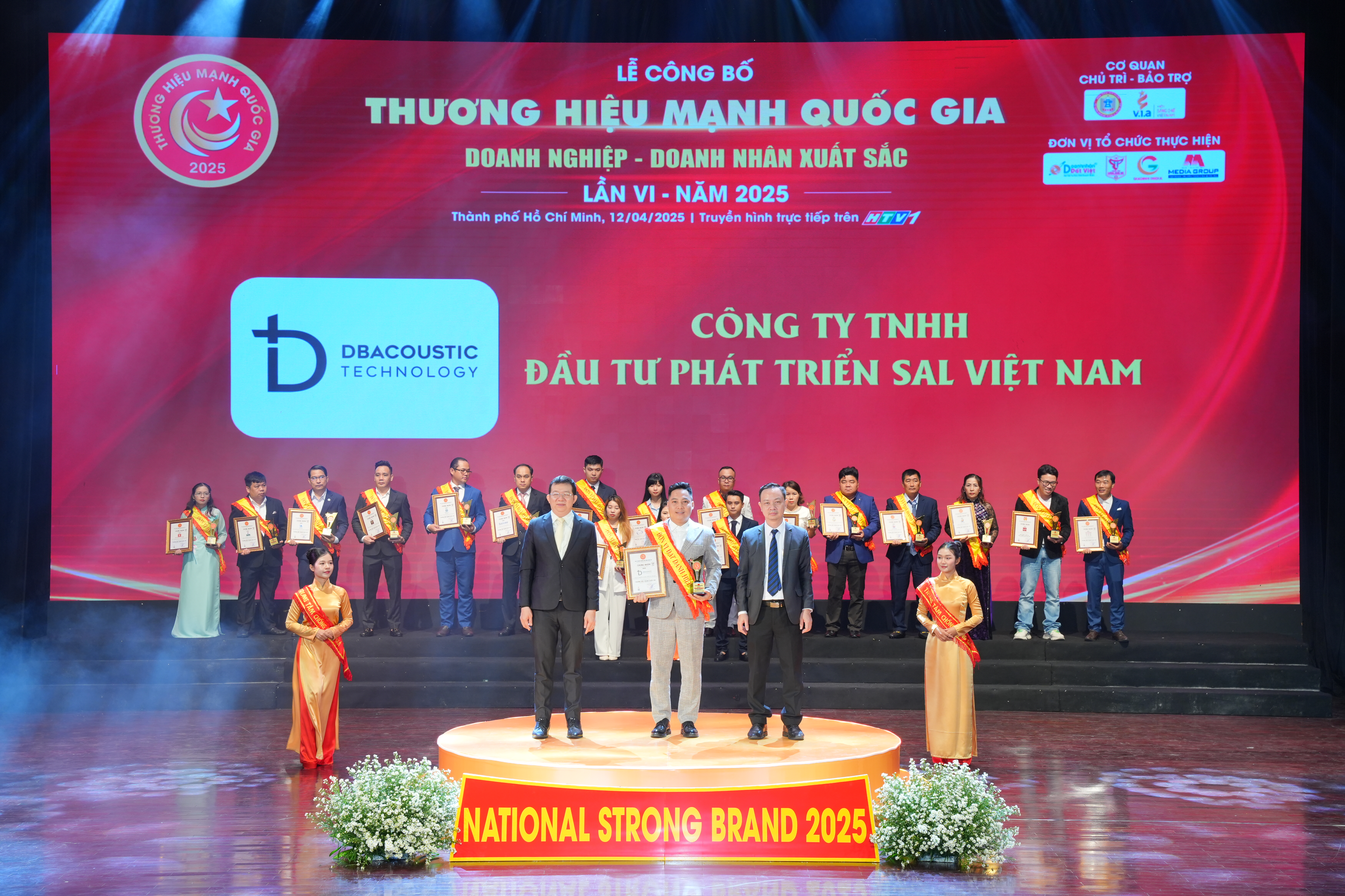 dbacoustic-vinh-du-ghi-danh-trong-top-10-thuong-hieu-manh-quoc-gia-2025